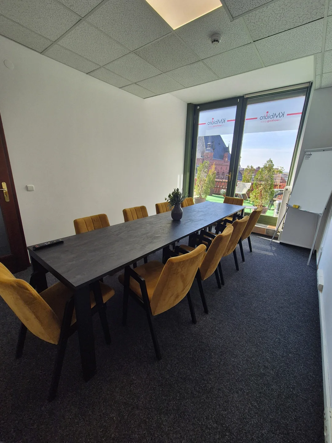 Sala 4 – Salka konferencyjna dla 10 osób