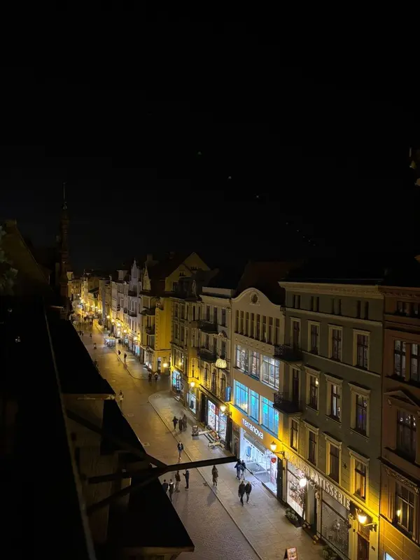 Ulica Szeroka nocą
